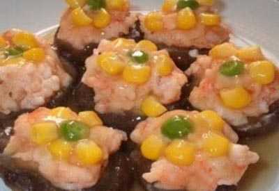เห็ดหอมนึ่งหมูบดกุ้งชีแฮ้