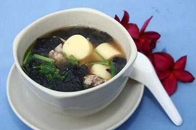 แกงจืดเต้าหู้ไข่สาหร่าย