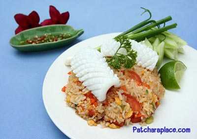 ข้าวผัดปลาหมึกสด