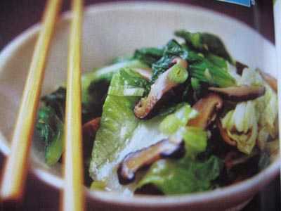 ผักผักน้ำปลาเห็ดหอมแห้ง